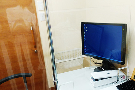 受付窓口用のアクリル板